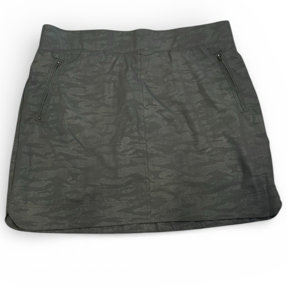 Orvis Women’s Forest Green Camo Texture Skort for Golf, Tennis, Running Size XL